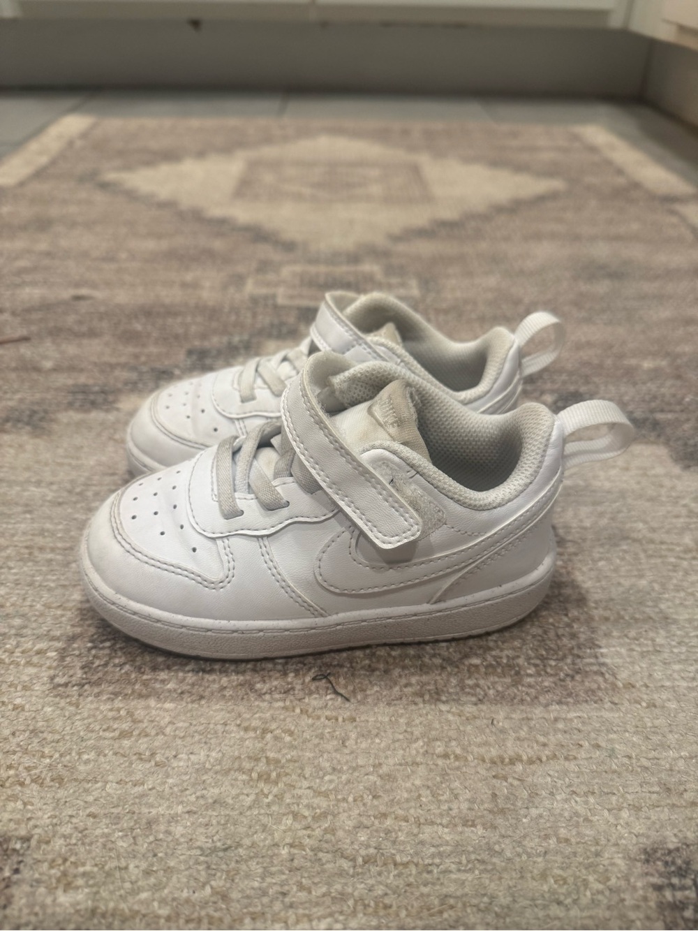 Kids White Nike Court Borough Low - Size 8